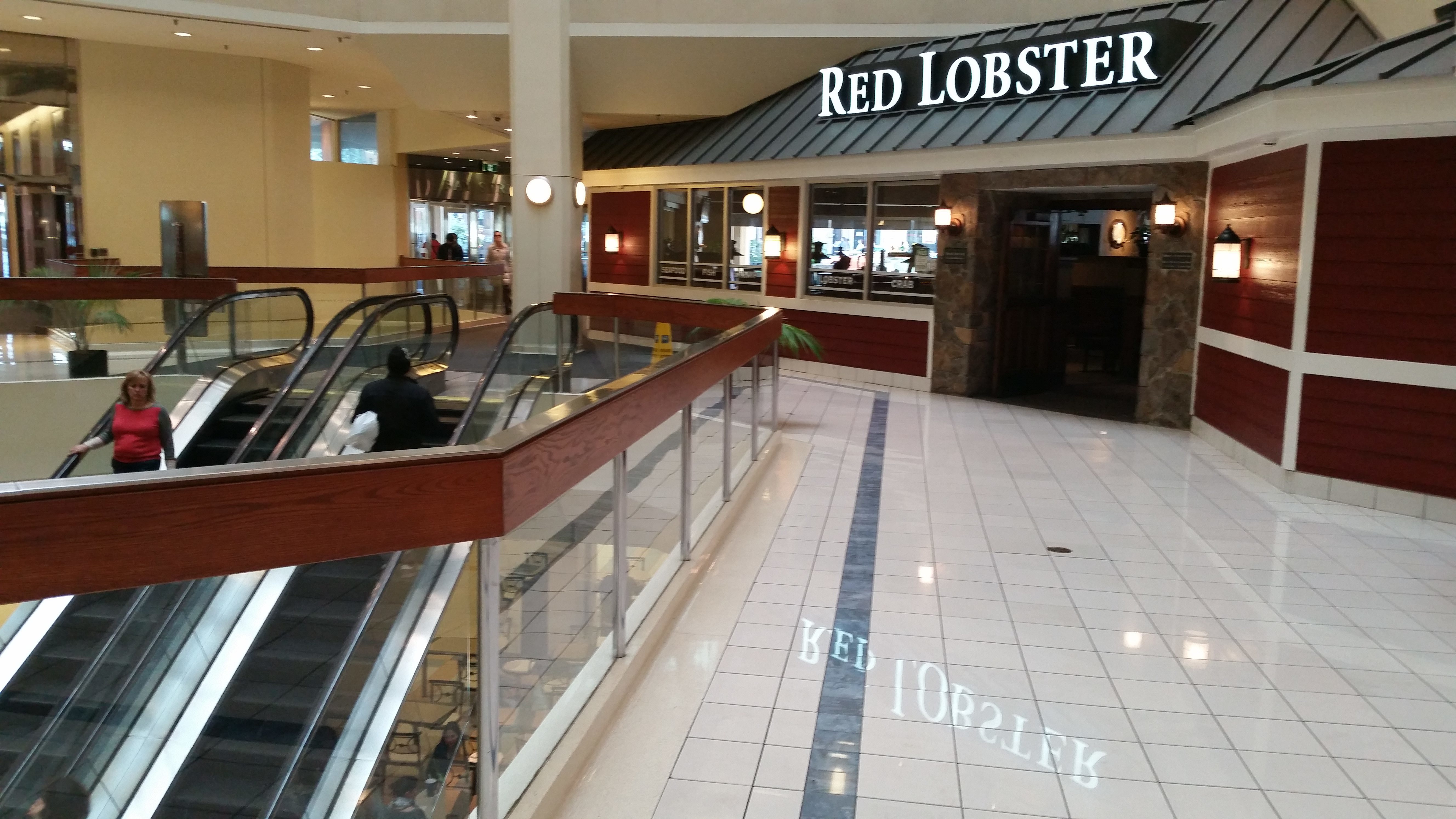 The Red Lobster Entrance from the mall